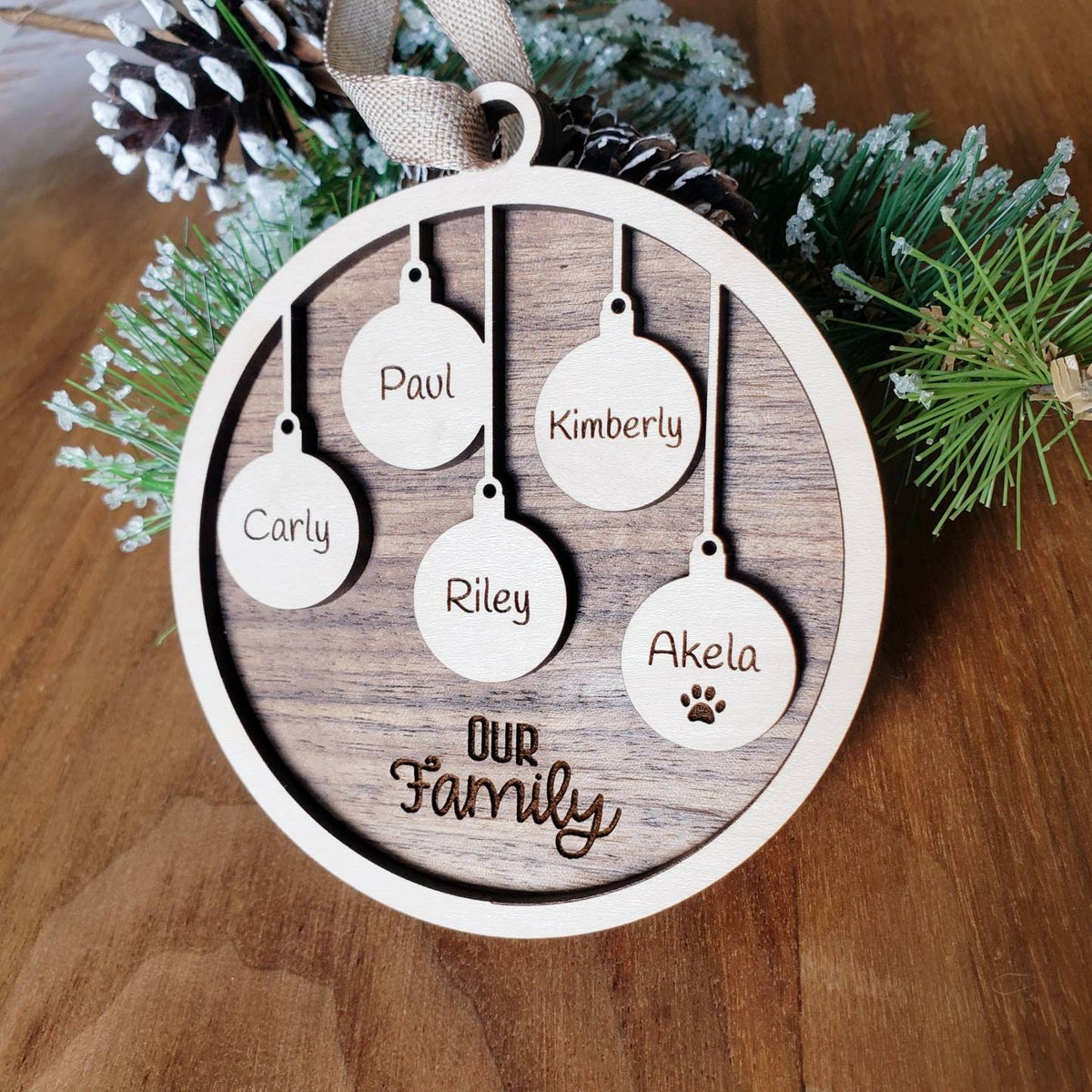 Personalized Family Bauble Ornament – Custom Names & Pets