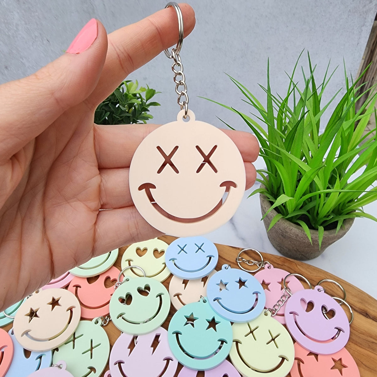 Smiley Face Acrylic Keychain: Cheerful Backpack Tag & Keyring