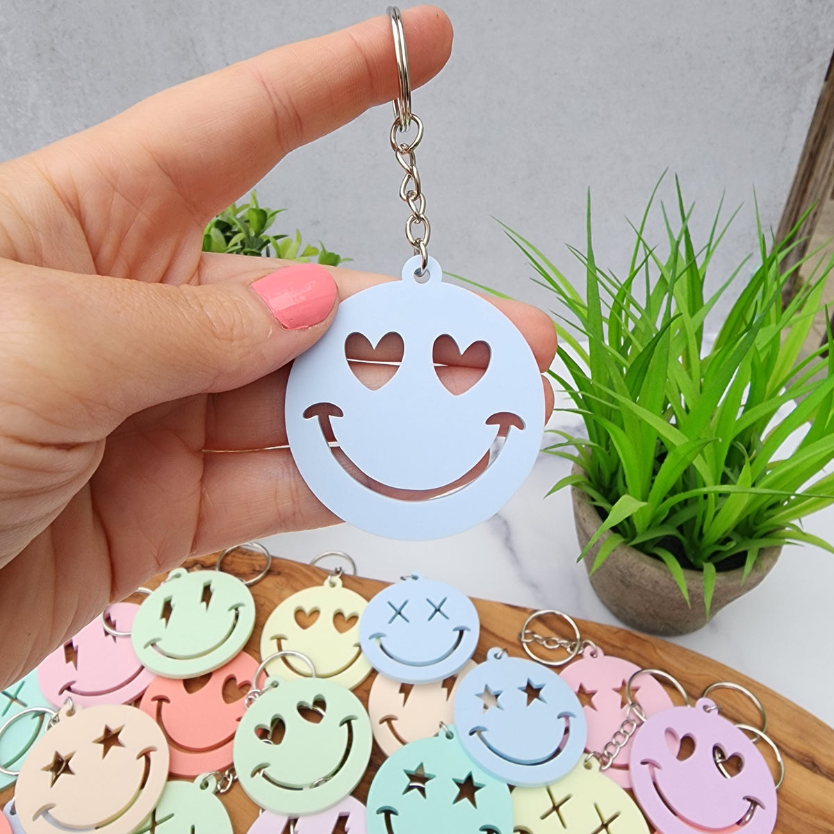 Smiley Face Acrylic Keychain: Cheerful Backpack Tag & Keyring