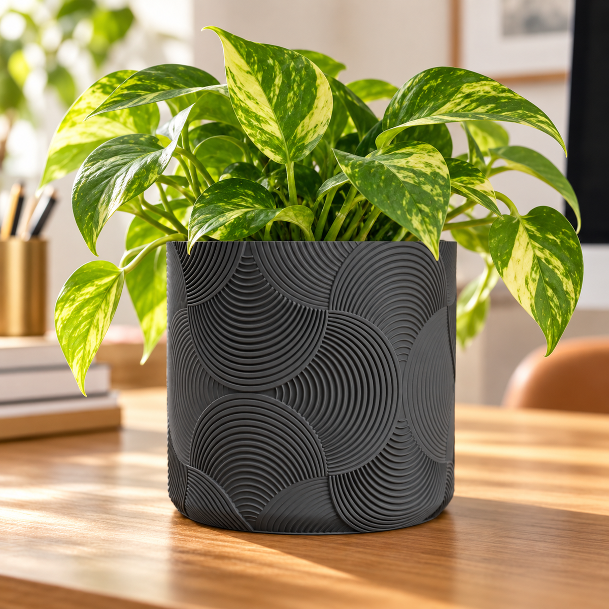 Geometric 3D Printed Planter with Screw-On Drip Tray